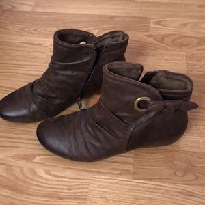 Brown Baretraps booties